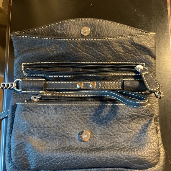 Nine West black crossbody/wristlet bag - Picture 4 of 5